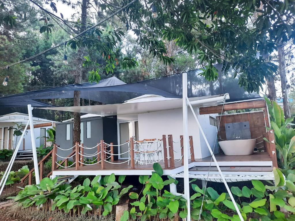 Zahrada ubytování Lembang Asri Resort