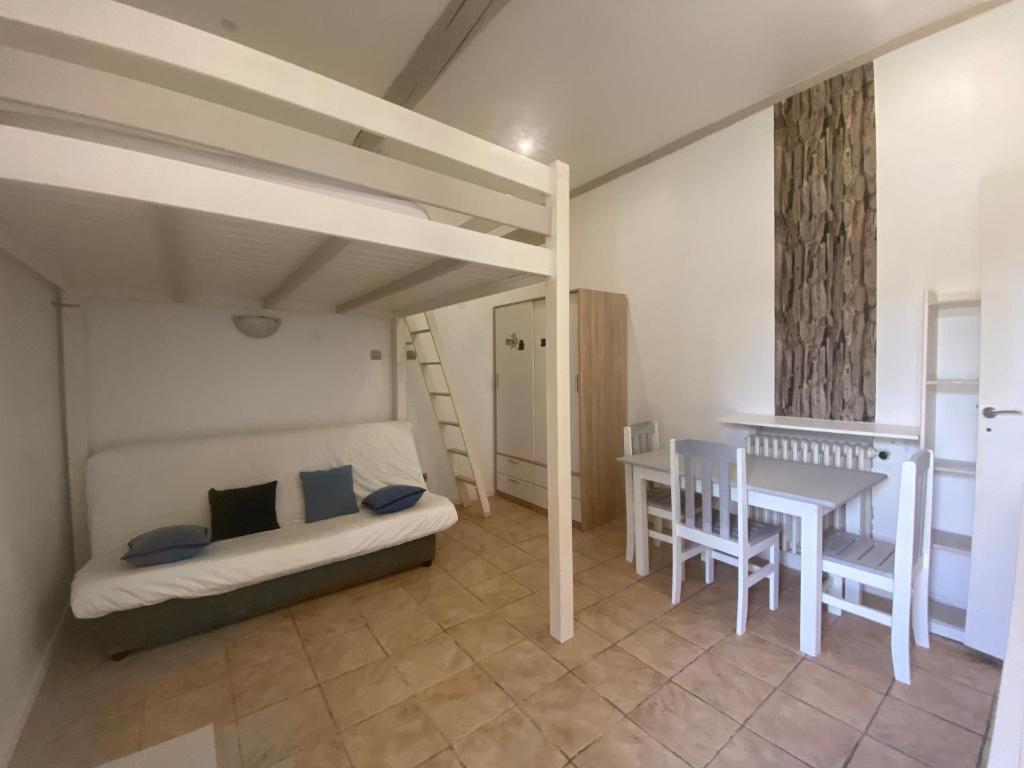 Studio 3 personnes bastide authentique proche mer et ville