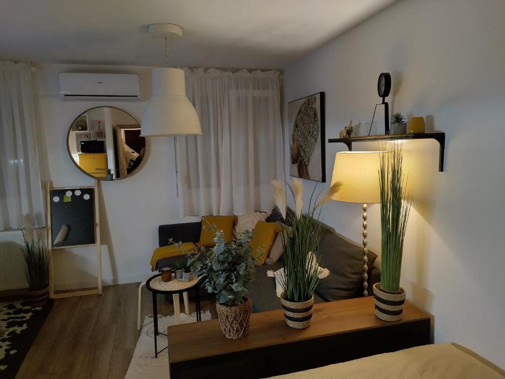 Telewizja i/lub zestaw kina domowego w obiekcie Apartman 7th Heaven