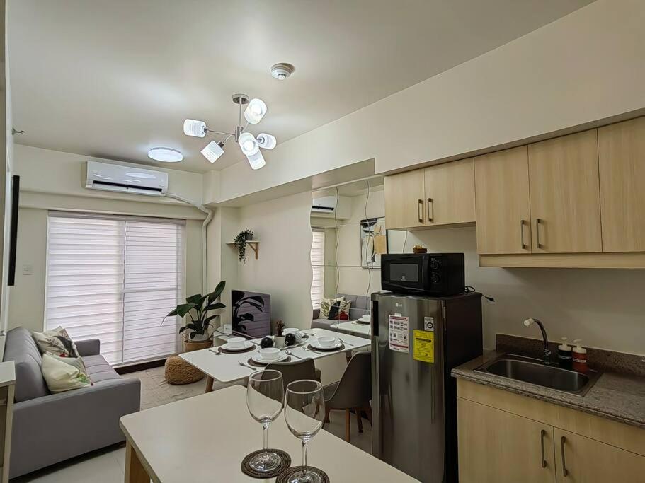 Happirest Cozy Crib (2-Bedroom with Balcony) - Lumiere Residences, Pasig City