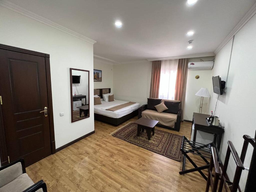 Crystal Hotel Bukhara - 
