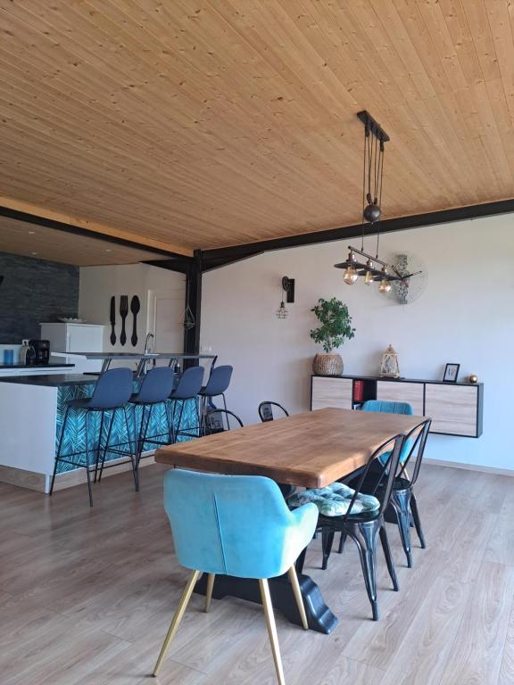 Kuchyňa alebo kuchynka v ubytovaní Villa des 3 chênes