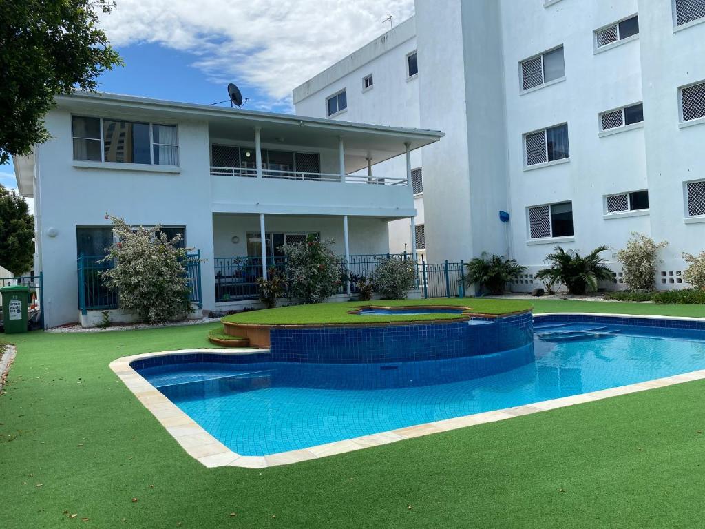 Huge 3 Bed 2 Bath Riverfront Pool Surfers Paradise, Gold Coast (updated
