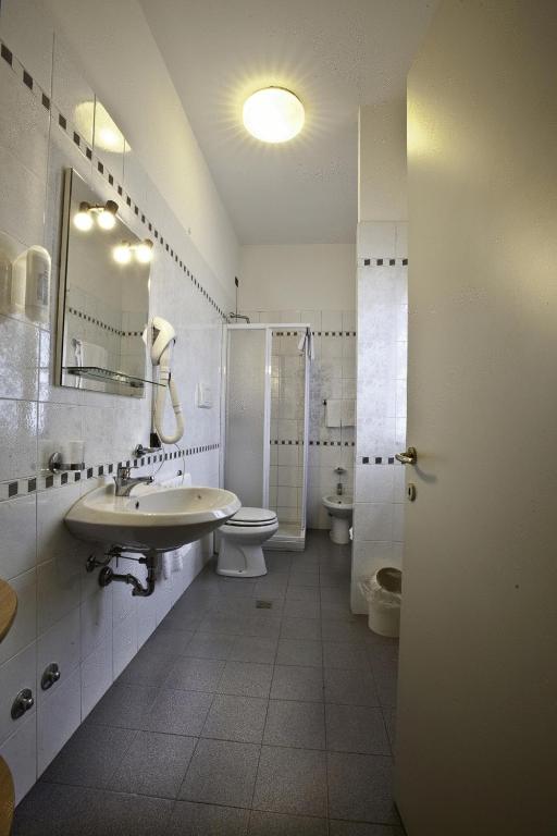 Koupelna v ubytování Hotel Nastro Azzurro