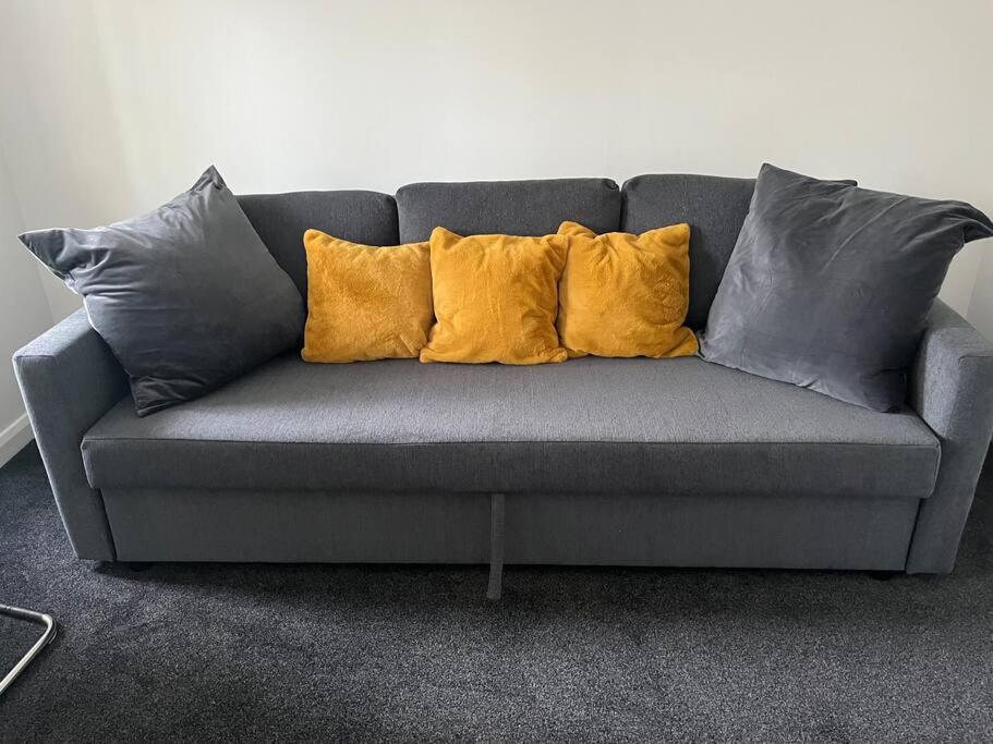 Sofa Freecycle London Baci Living Room