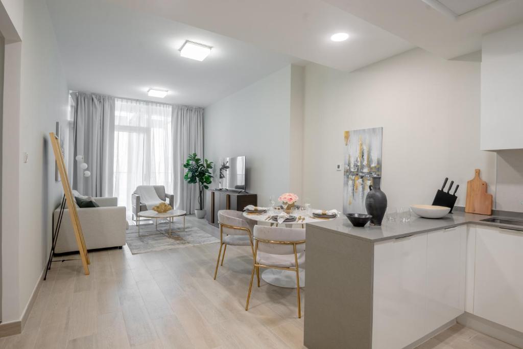 Spacious 1BR – Bloom Towers in JVC