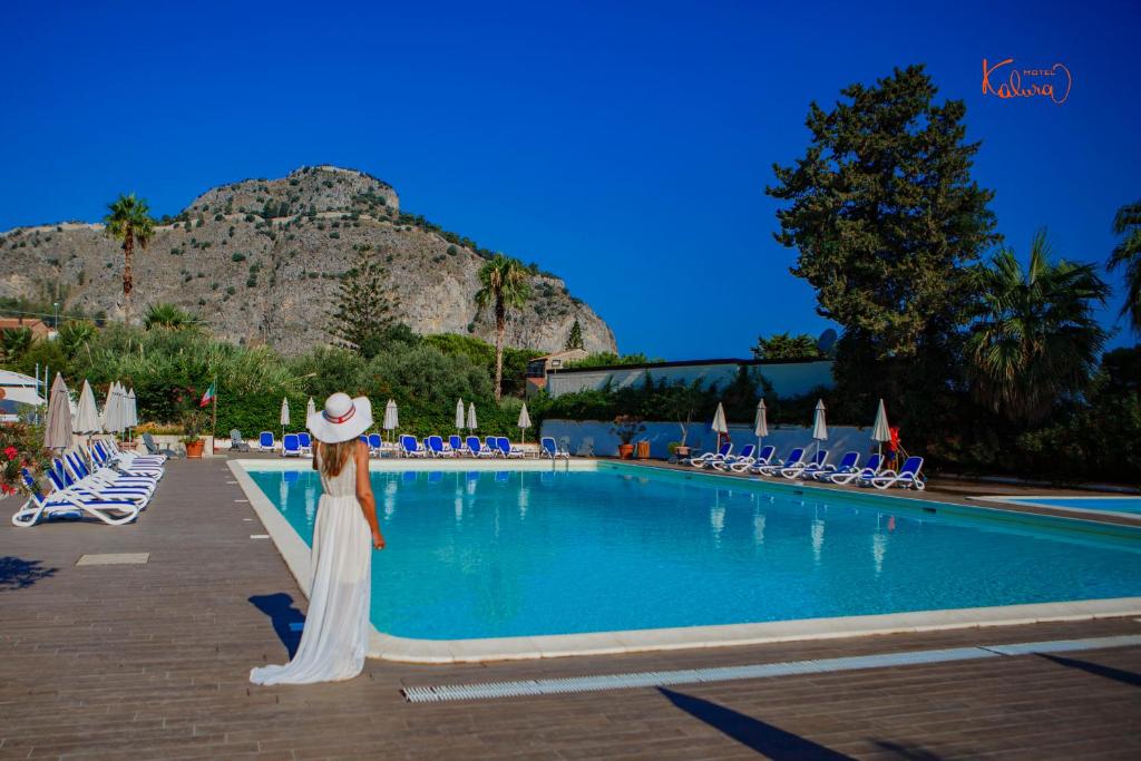 Бассейн в Hotel Kalura или поблизости