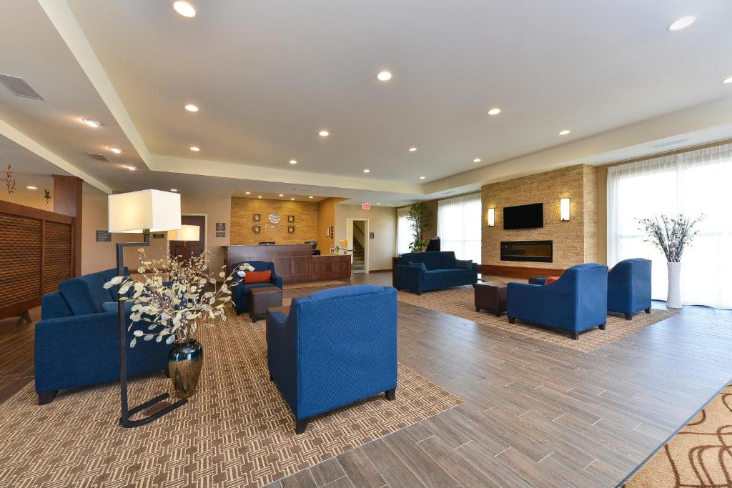 Comfort Inn & Suites West - Medical Center photo
