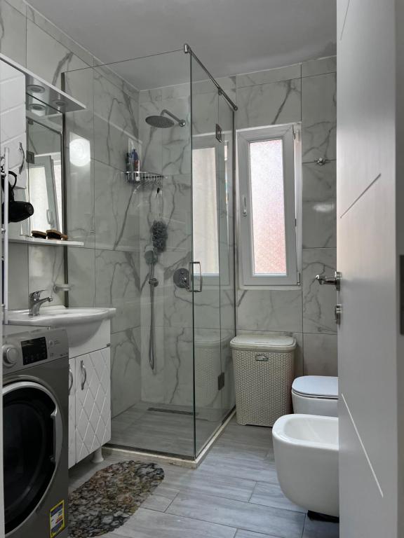Cosy Fully Furnished Apartment - Image 3