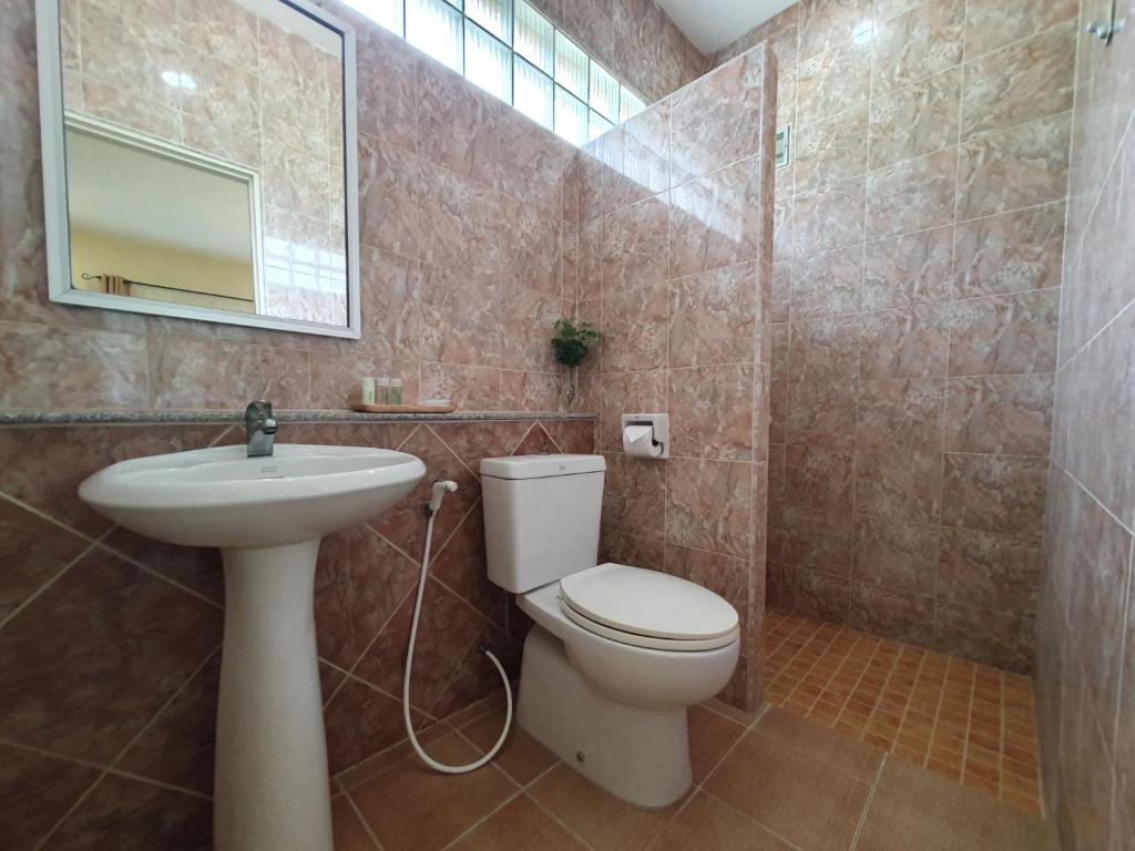 Holiday Village And Natural Garden Resort - 7