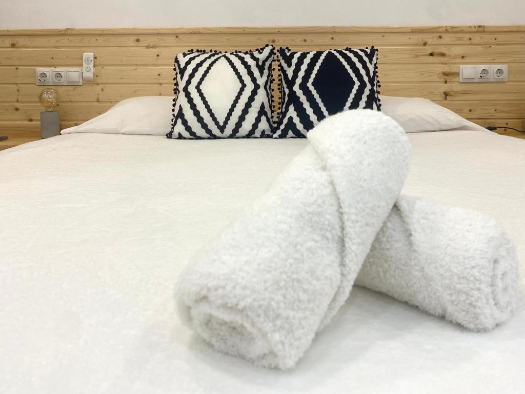 Postel nebo postele na pokoji v ubytování Suite Breeze - Private Heated Pool
