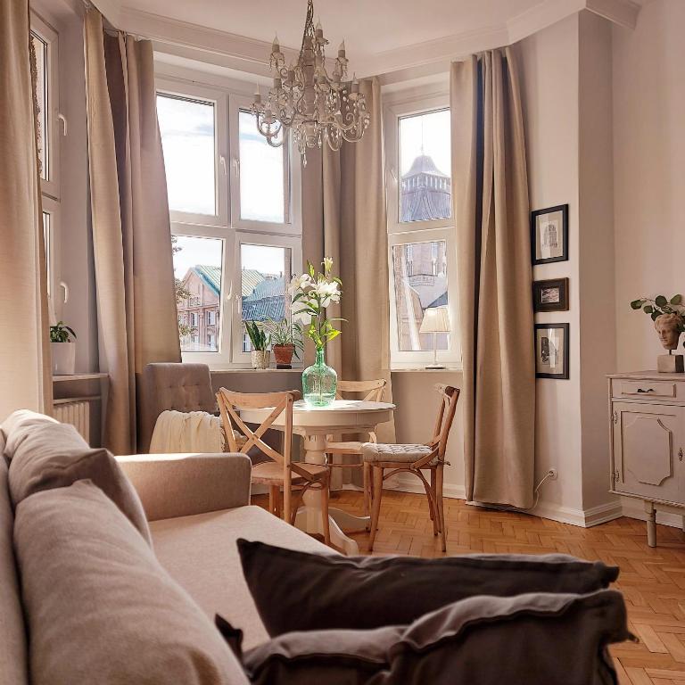 Posedenie v ubytovaní Apartament w kamienicy w sercu miasta Szczecin Wały Chrobrego
