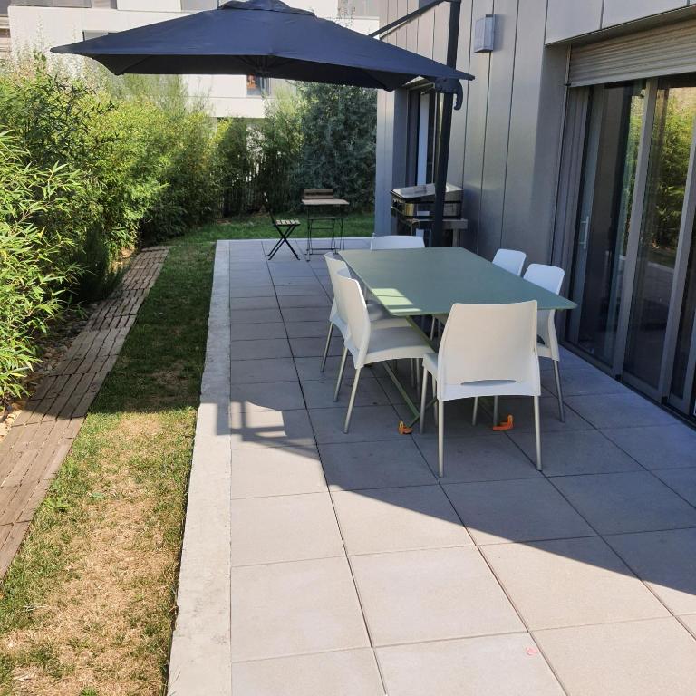 Jolie suite parentale, chambre et salle d'eau, avec son coin de verdure à 5 minutes à pied du centre ville - 16