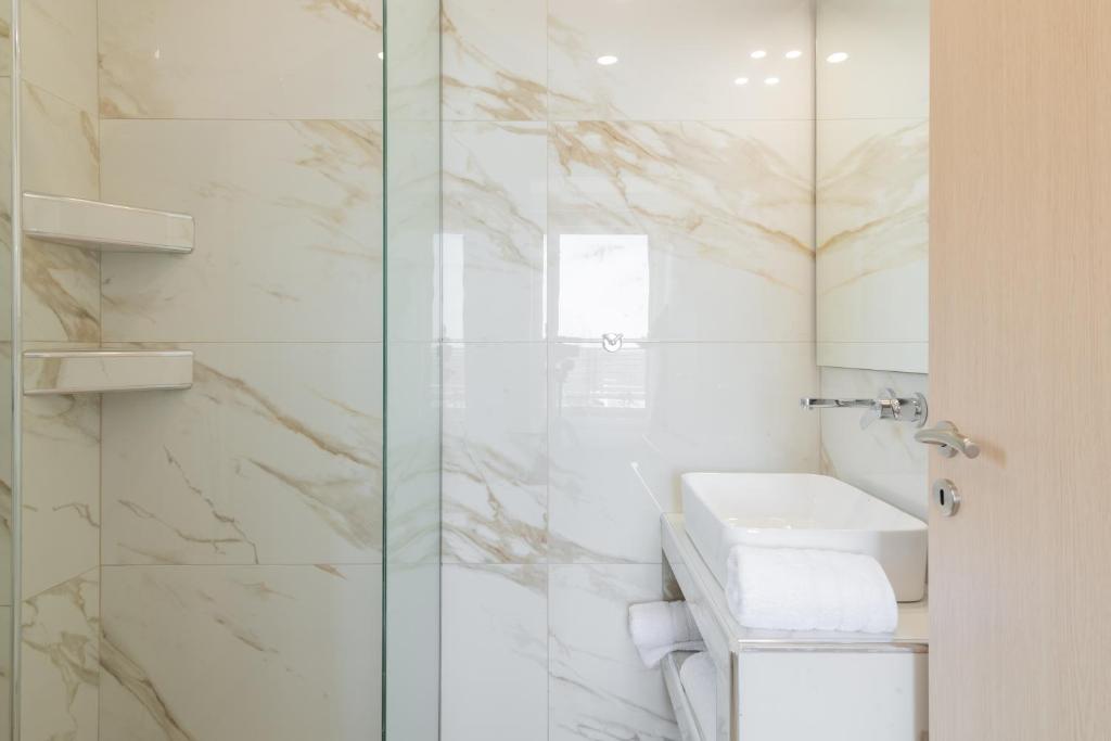 Kúpeľňa v ubytovaní Spartakos Luxury Villa 4