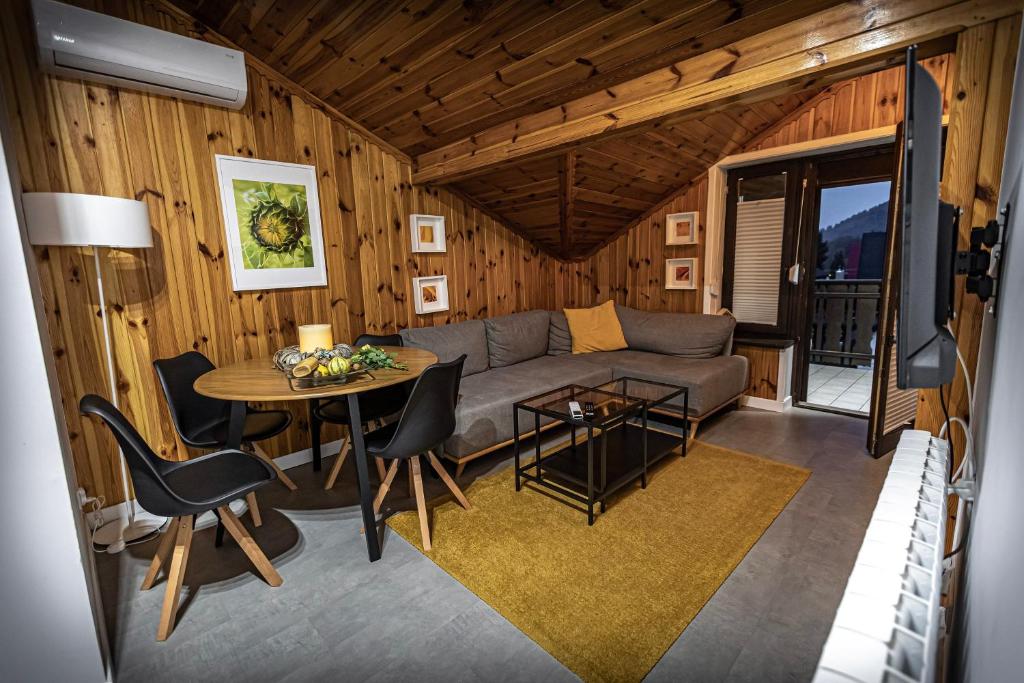 Posedenie v ubytovaní Apartamenty MIODZIO