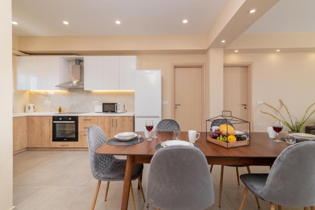 Kuchyňa alebo kuchynka v ubytovaní Spartakos Luxury Villa 4