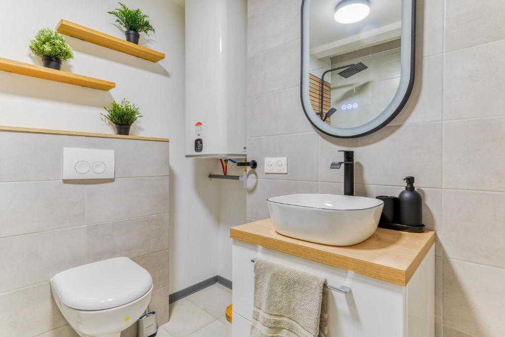 Koupelna v ubytování Narbnb - EDEN SUITE - Jacuzzi - Parking - Clim