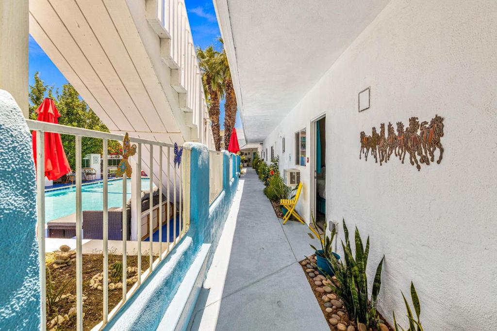 Balkón nebo terasa v ubytování Inn at Palm Springs