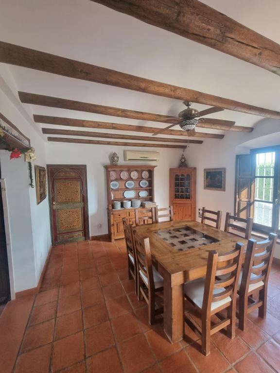 Finca exclusiva (10.000m2) para 10-17 personas, Sevilla ...