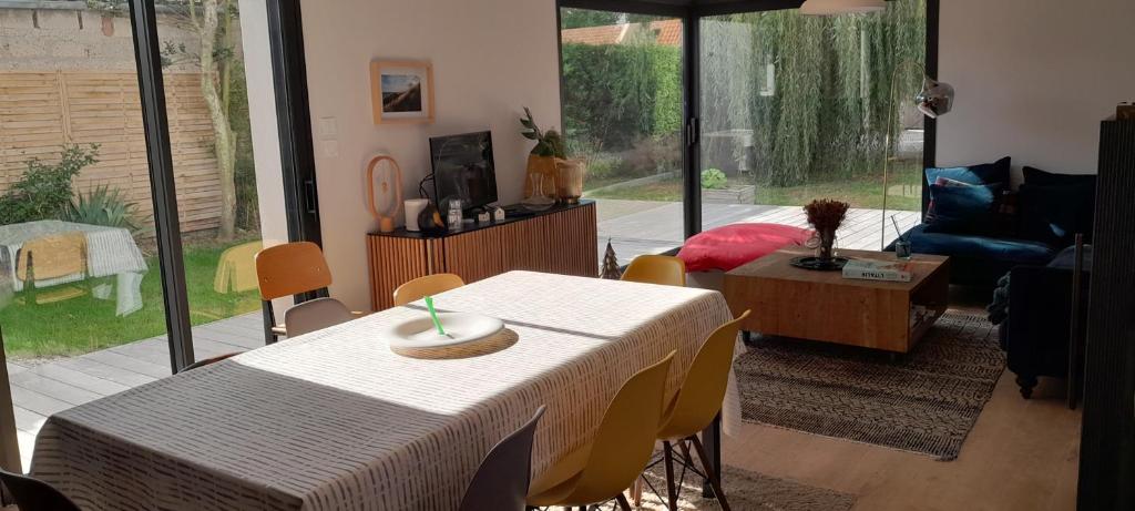 Posezení v ubytování Maison Joli Soir à Ambleteuse