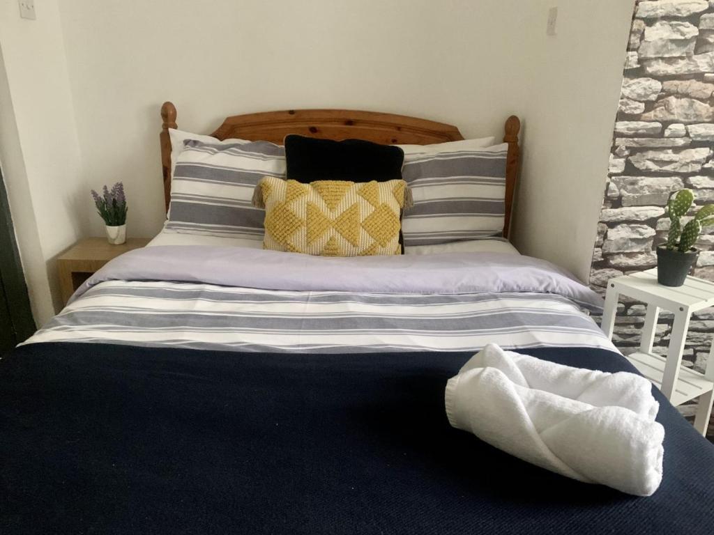 Uplands View, Richmond Tce, Flat 1 - Housity