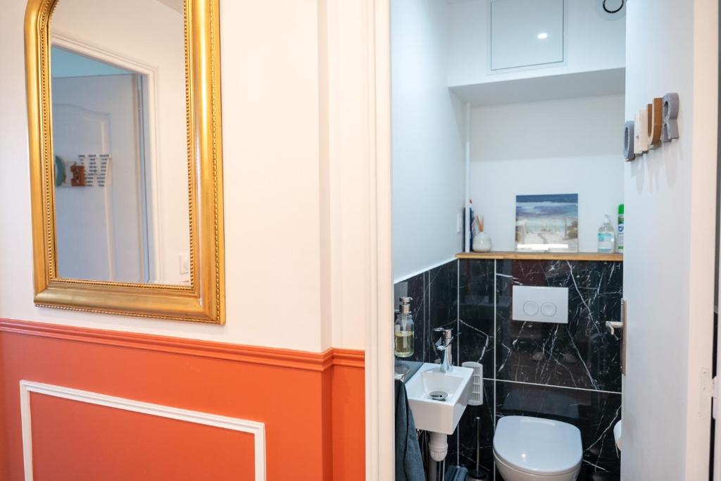 Kúpeľňa v ubytovaní Paris Homestay of Happyness