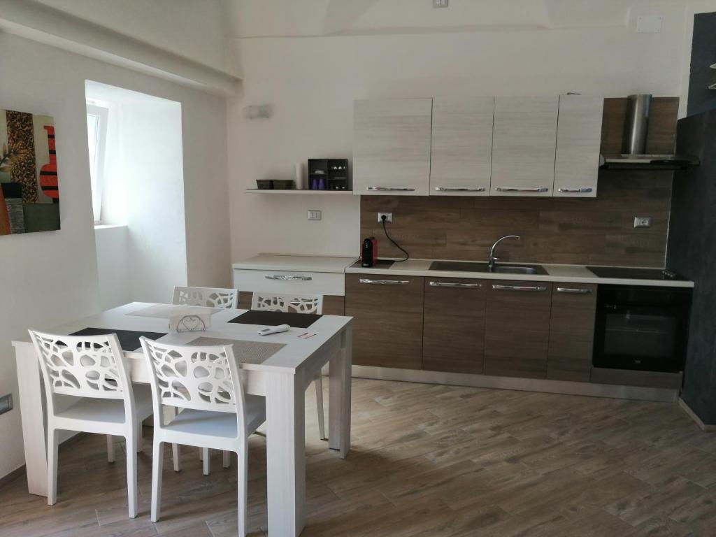 Kuchyň nebo kuchyňský kout v ubytování Desy's house