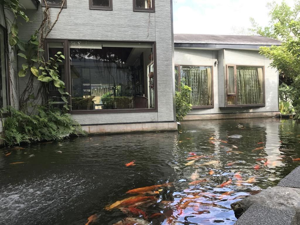 &#x6C11;&#x5BBF;&#x9644;&#x8FD1;&#x6CB3;&#x5DDD;&#x7684;&#x666F;&#x89C0;