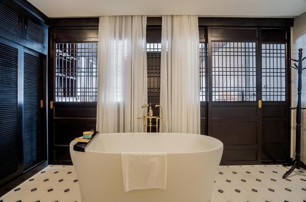 Suite Hạng Hoàng Gia