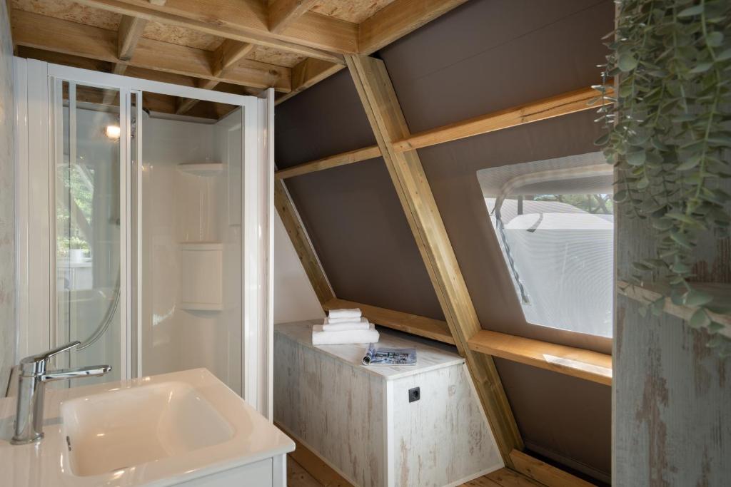 Koupelna v ubytování Camping Il Capannino Glamping Village