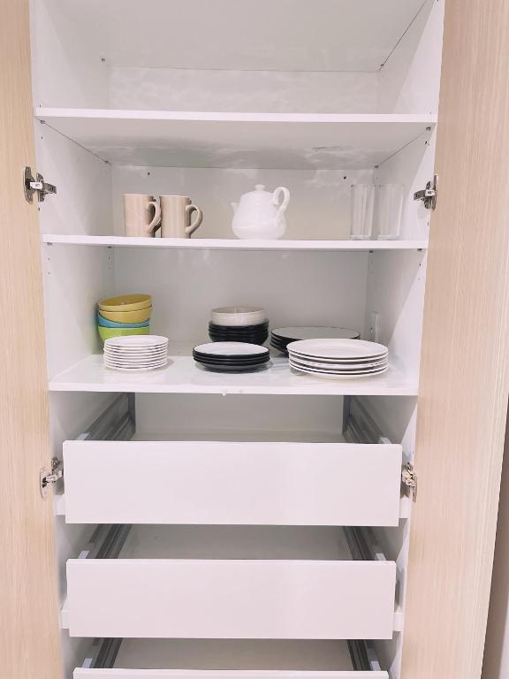 NO PARTY ALLOWED, Entire Brand New 3 bedroom townhouse, free unlimited fibre wifi and free parking - Resim 38