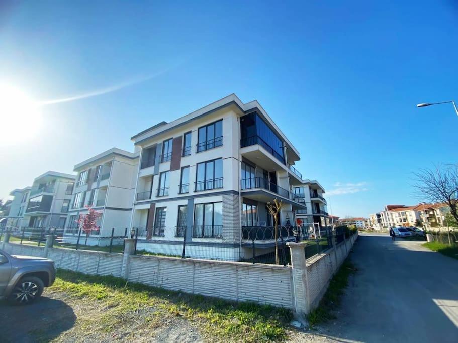 Modern New furniture  -Istanbul Highway - Housity