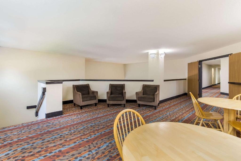 Sleep Inn Sioux Falls Airport photo