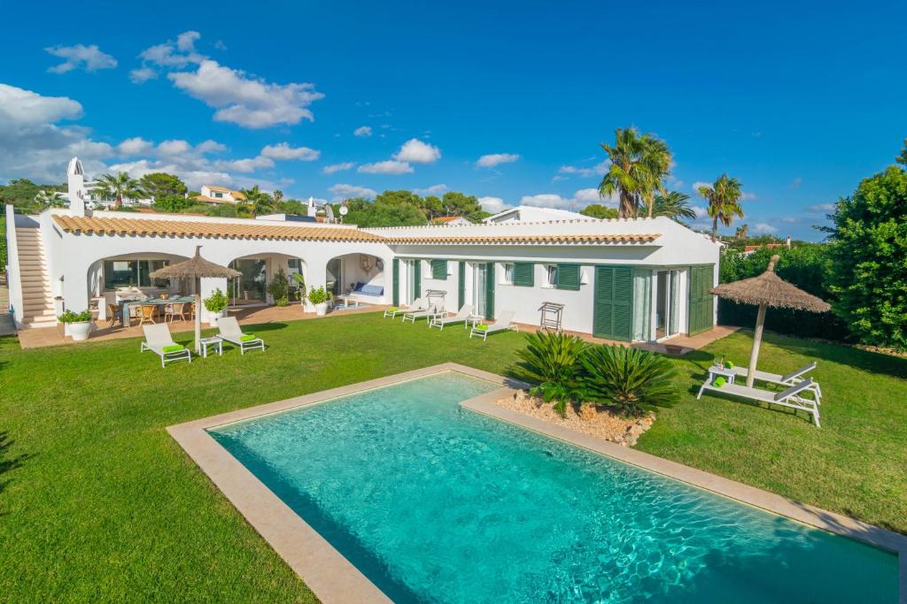 Villa Binimigi - Four-Bedroom Villa