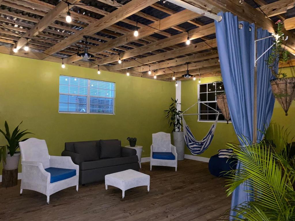 Arcadia Studio Apartment, Augier (updated prices 2024)