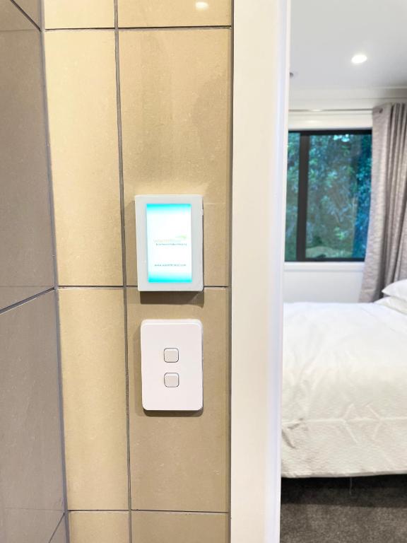 NO PARTY ALLOWED, Entire Brand New 3 bedroom townhouse, free unlimited fibre wifi and free parking - Resim 42