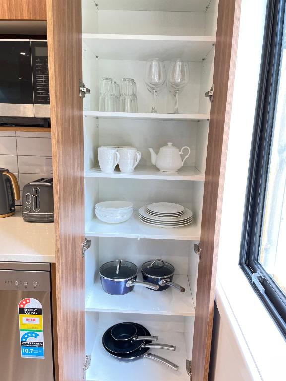 NO PARTY ALLOWED, Entire Brand New 3 bedroom townhouse, free unlimited fibre wifi and free parking - Resim 44