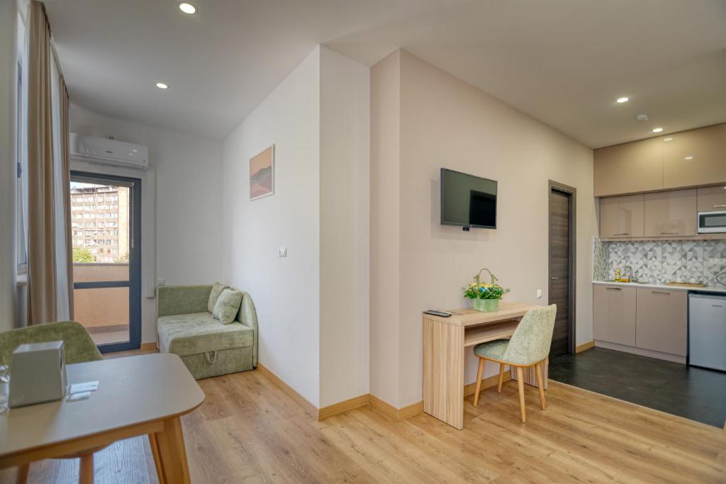 Kuchyň nebo kuchyňský kout v ubytování Orbeli Hotel Yerevan