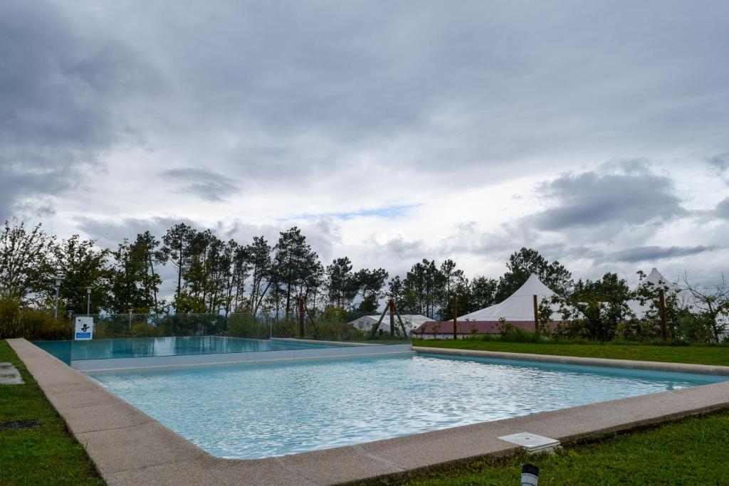 The swimming pool at or close to Hotel Nande