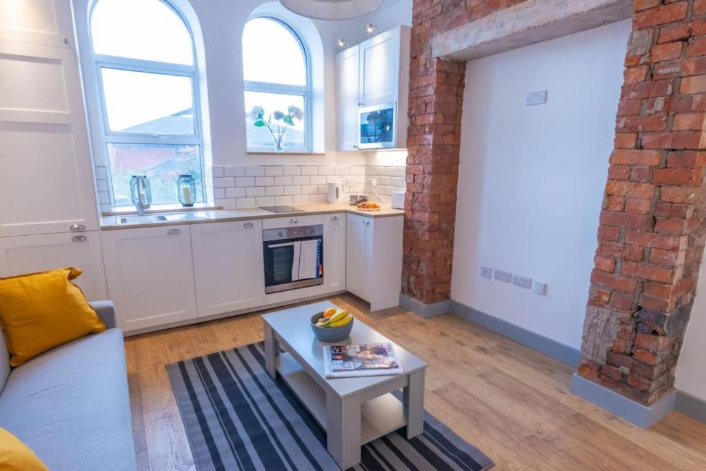 Pillo Rooms Serviced Apartments - Salford - One-Bedroom Apartment