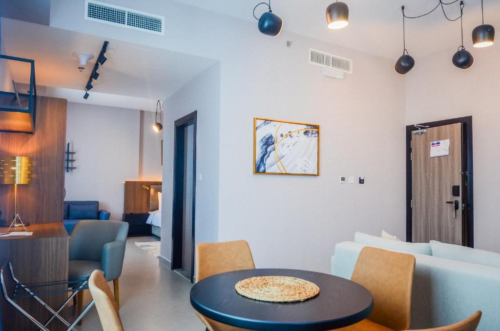 VOGO Grand Hotel Formerly Best Western Plus Hotel Dubai Academic City - Resim 38