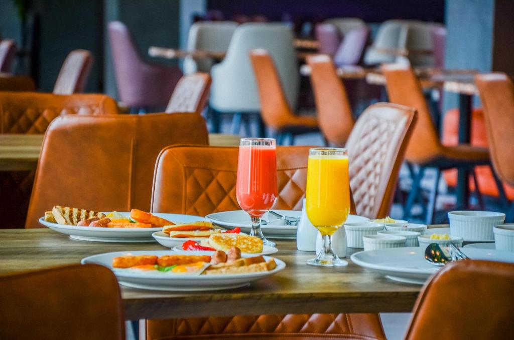 VOGO Grand Hotel Formerly Best Western Plus Hotel Dubai Academic City - Resim 43