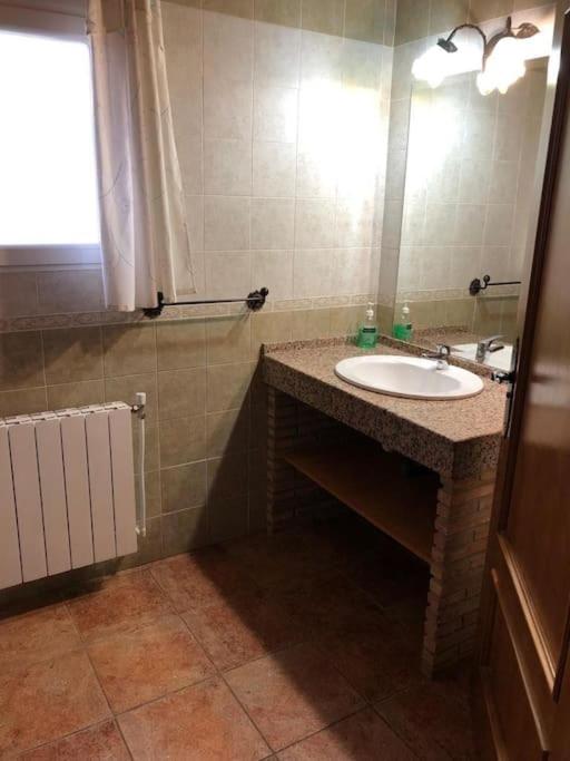 Kúpeľňa v ubytovaní Casa rural JUNCAREJO S CAZORLA PISCINA COMPARTIDA