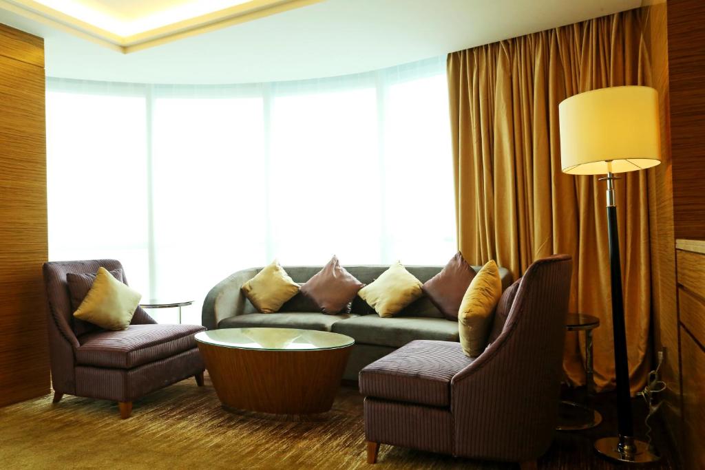 Posezení v ubytování Shenzhen Baoan PLUS Gems Cube Hotel