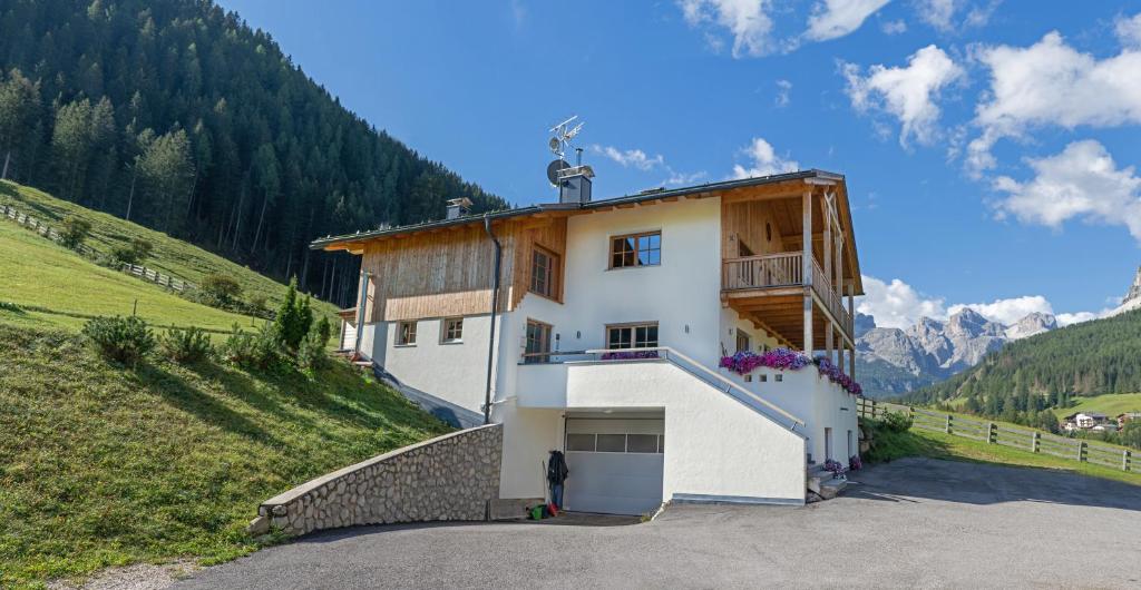 Výhľad na hory alebo výhľad na hory priamo z apartmánu
