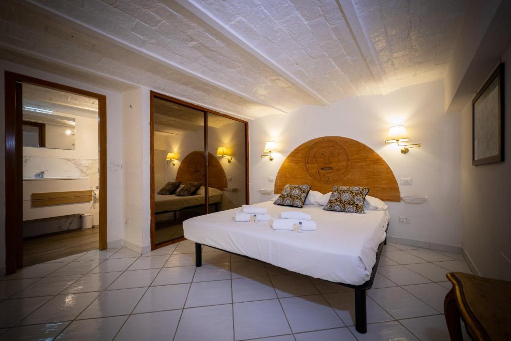 1 dormitorio con 1 cama en una habitación en Trastevere Apartment, en Roma