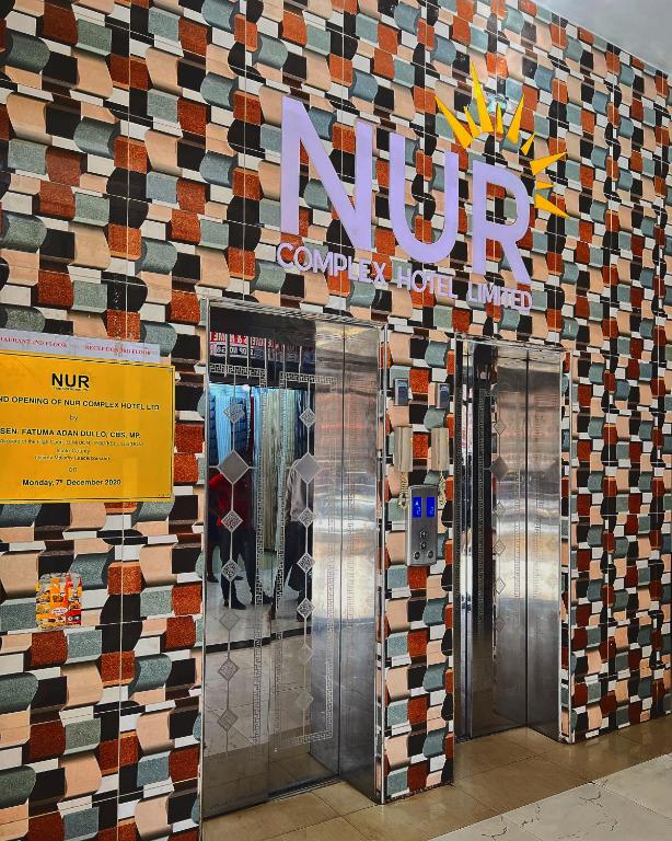 Certifikát, hodnocení, plakát nebo jiný dokument vystavený v ubytování Nur Complex Hotel & Apartment
