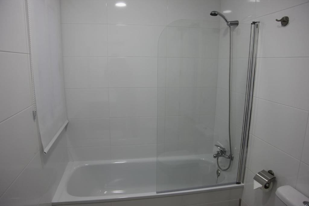 Koupelna v ubytování Apartamentos Alogia, Pastora, Yerbater