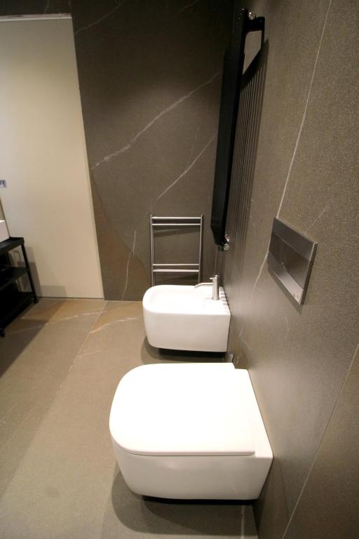A bathroom at Duomo Housing Catania Le Suites