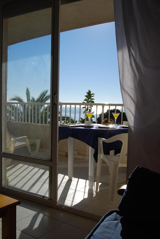 Palmera Beach - Two-Bedroom Apartment With Terrace (5 Adults)